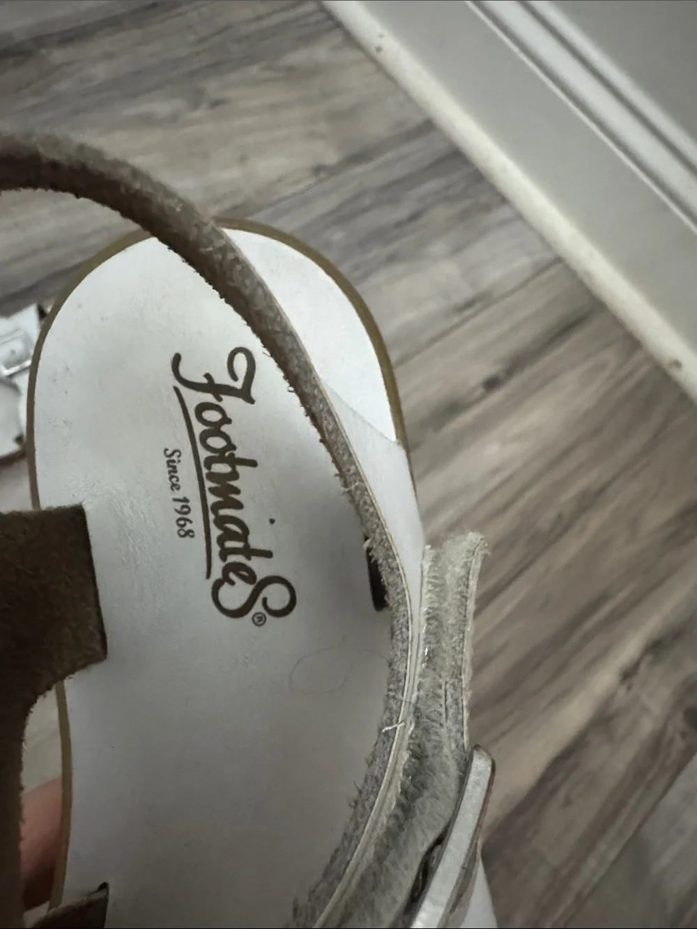 FootMates White Buckle Leather Sandals 12 Velcro